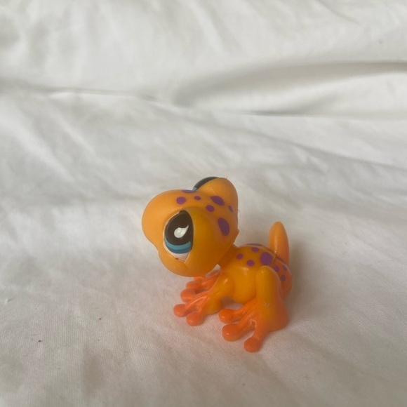 Littlest Pet Shop #874 TREE FROG Orange with Purple Spots - Picture 5 of 14